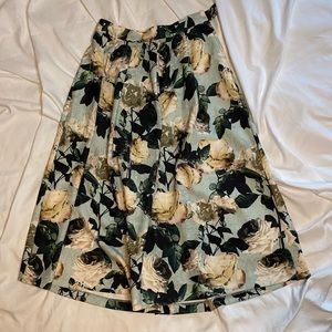 H&M Floral Green and Cream Long Skirt - Women’s Size 8